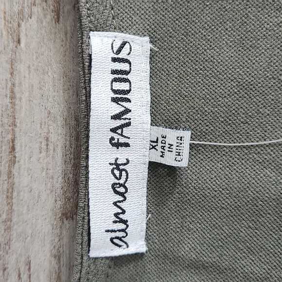 ALMOST FAMOUS DRAPPED DRESS OLIVE GREEN COLOR SIZE XL SHORT SLEEVES - Picture 6 of 14